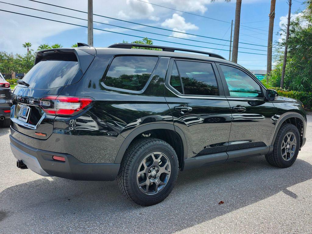 new 2025 Honda Pilot car, priced at $50,850