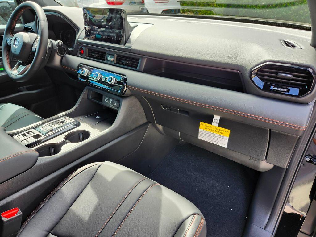 new 2025 Honda Pilot car, priced at $50,850
