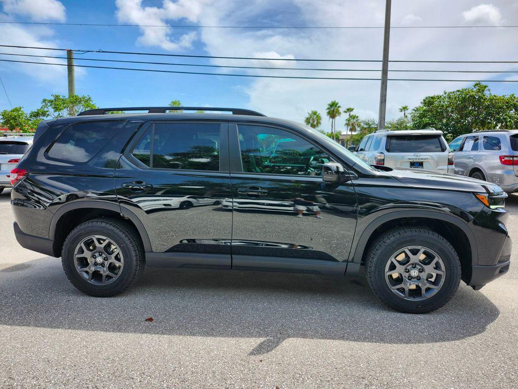 new 2025 Honda Pilot car, priced at $50,850