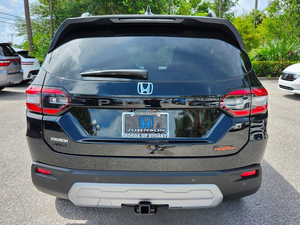 new 2025 Honda Pilot car, priced at $50,850
