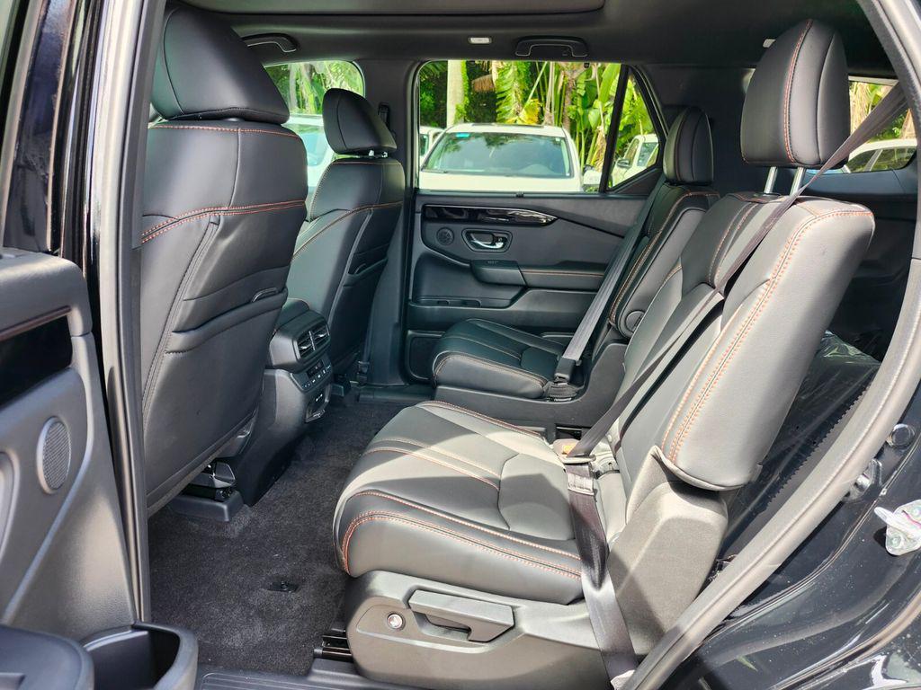 new 2025 Honda Pilot car, priced at $50,850