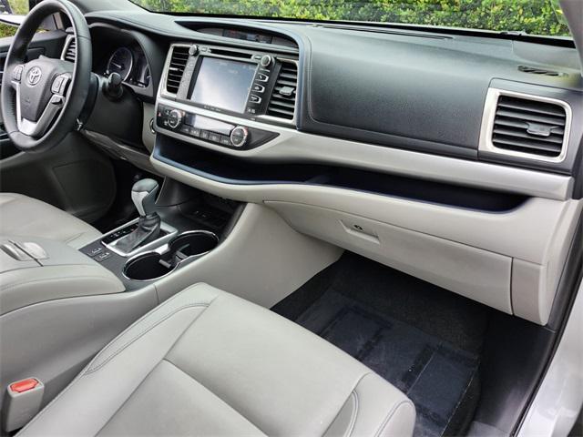 used 2019 Toyota Highlander car, priced at $26,798