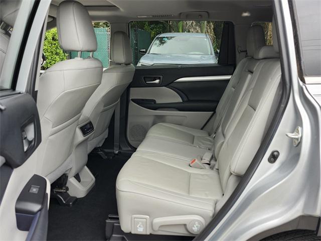 used 2019 Toyota Highlander car, priced at $26,798