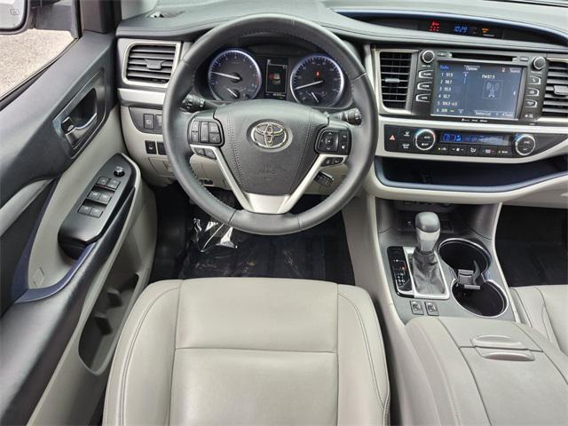 used 2019 Toyota Highlander car, priced at $26,798