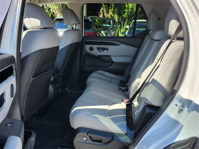 new 2025 Honda Pilot car, priced at $49,405