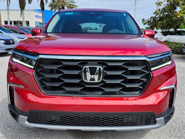 new 2025 Honda Pilot car, priced at $45,350