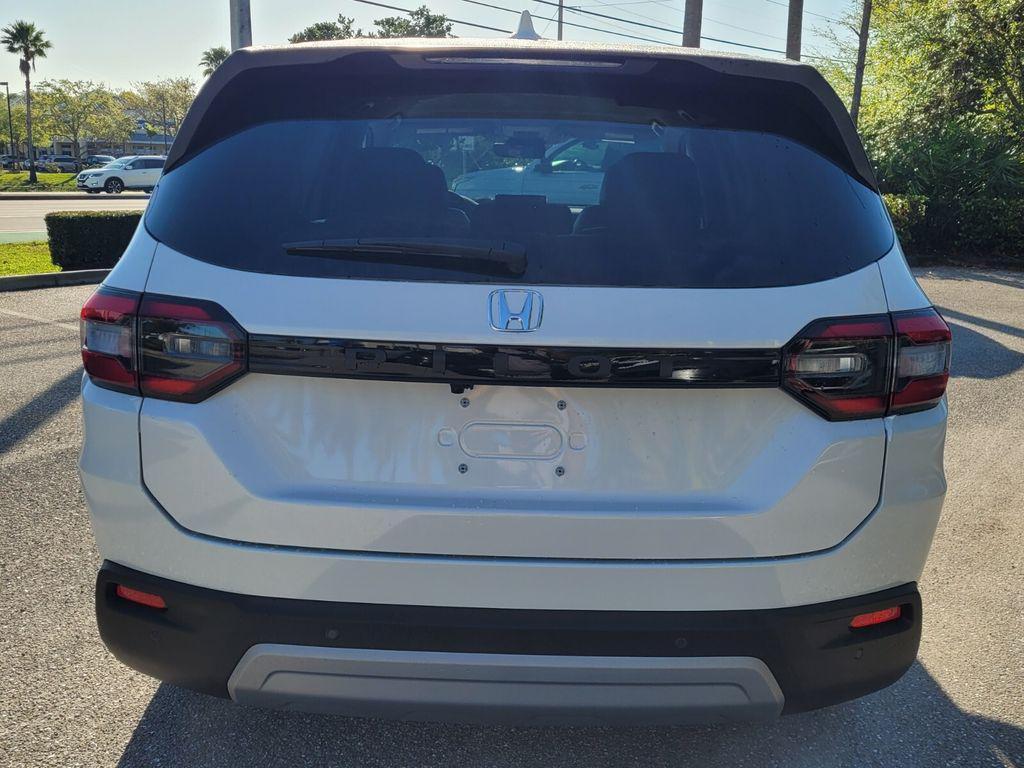 new 2025 Honda Pilot car, priced at $45,405