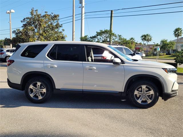 new 2025 Honda Pilot car, priced at $49,350