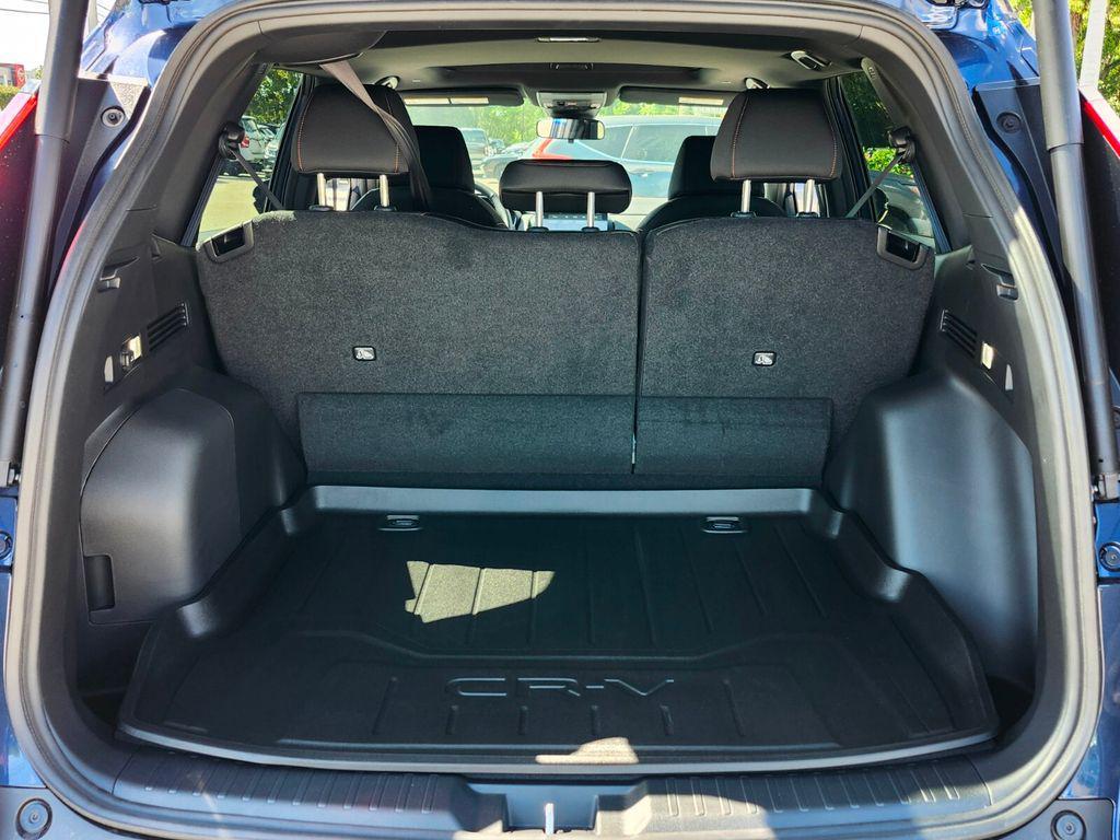 new 2026 Honda CR-V Hybrid car, priced at $40,250