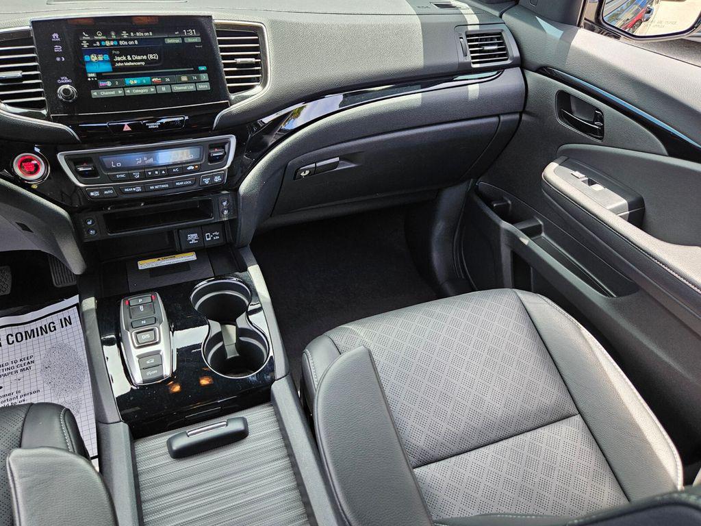 used 2022 Honda Passport car, priced at $31,527
