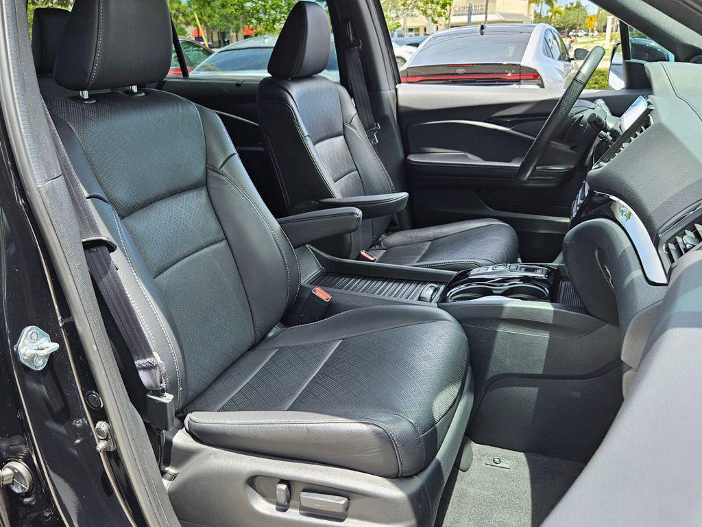 used 2022 Honda Passport car, priced at $31,527