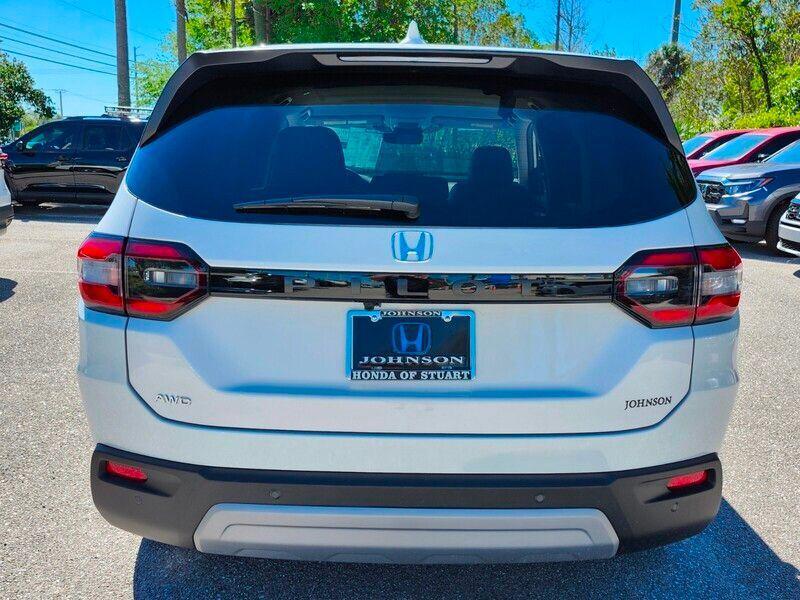 new 2025 Honda Pilot car, priced at $49,405