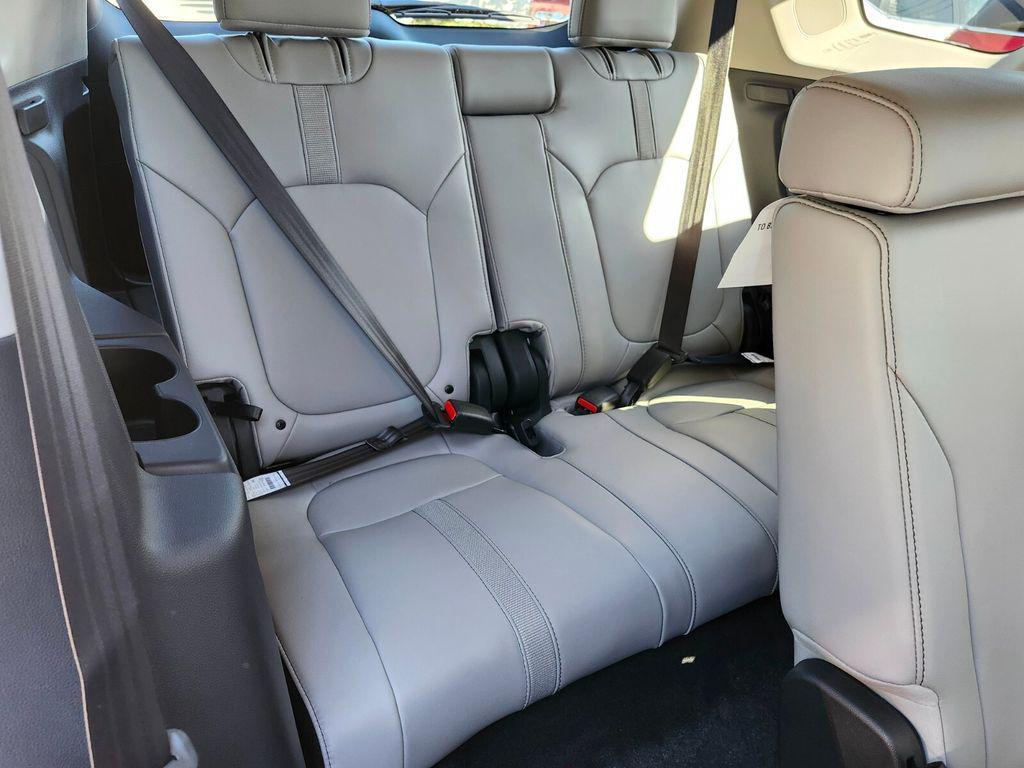 new 2025 Honda Pilot car, priced at $51,125