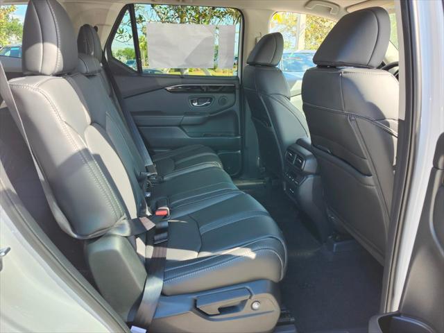 new 2025 Honda Pilot car, priced at $45,405