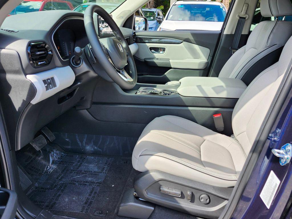 new 2025 Honda Pilot car, priced at $55,260