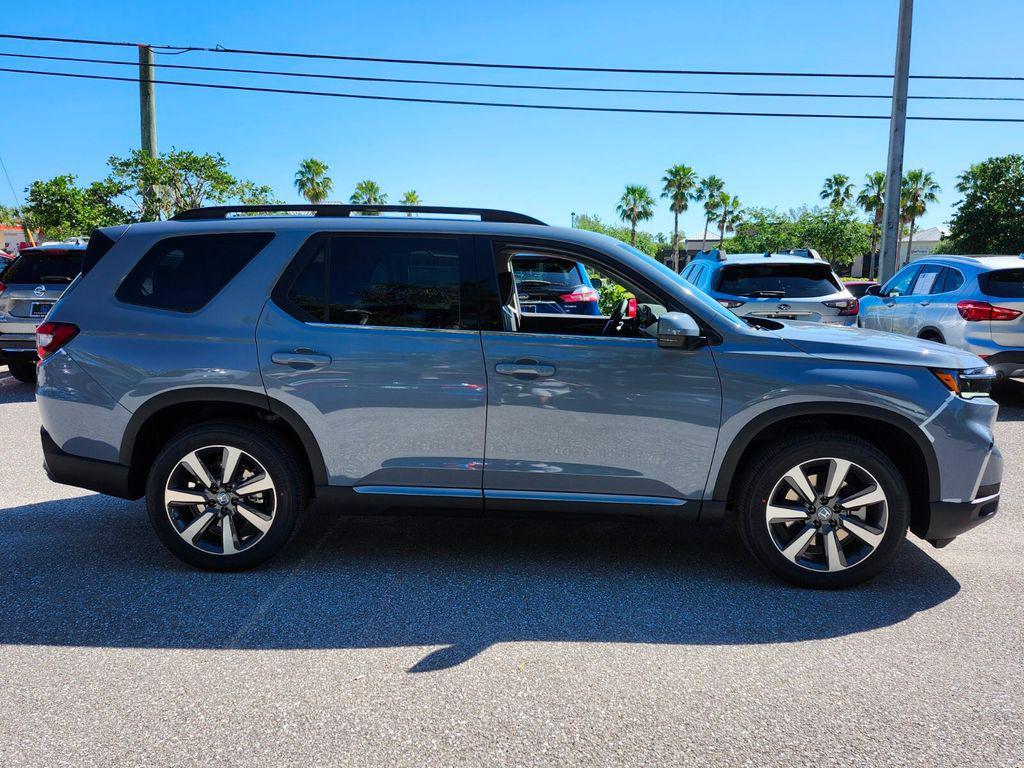 new 2025 Honda Pilot car, priced at $49,405