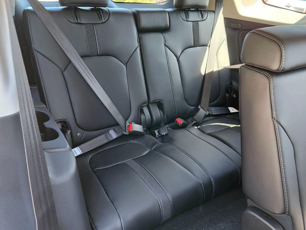 new 2025 Honda Pilot car, priced at $49,405