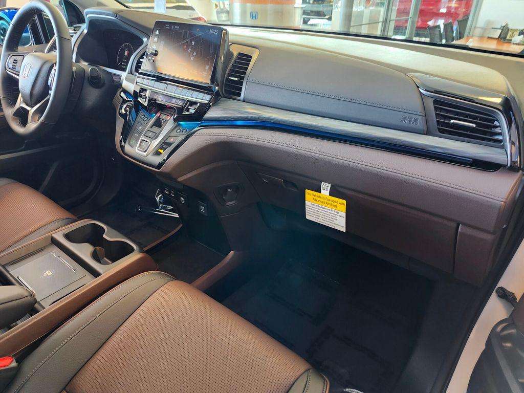 new 2025 Honda Odyssey car, priced at $52,275