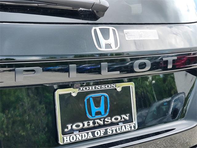 new 2025 Honda Pilot car, priced at $51,050