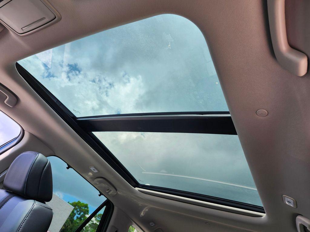 new 2025 Honda Pilot car, priced at $51,050