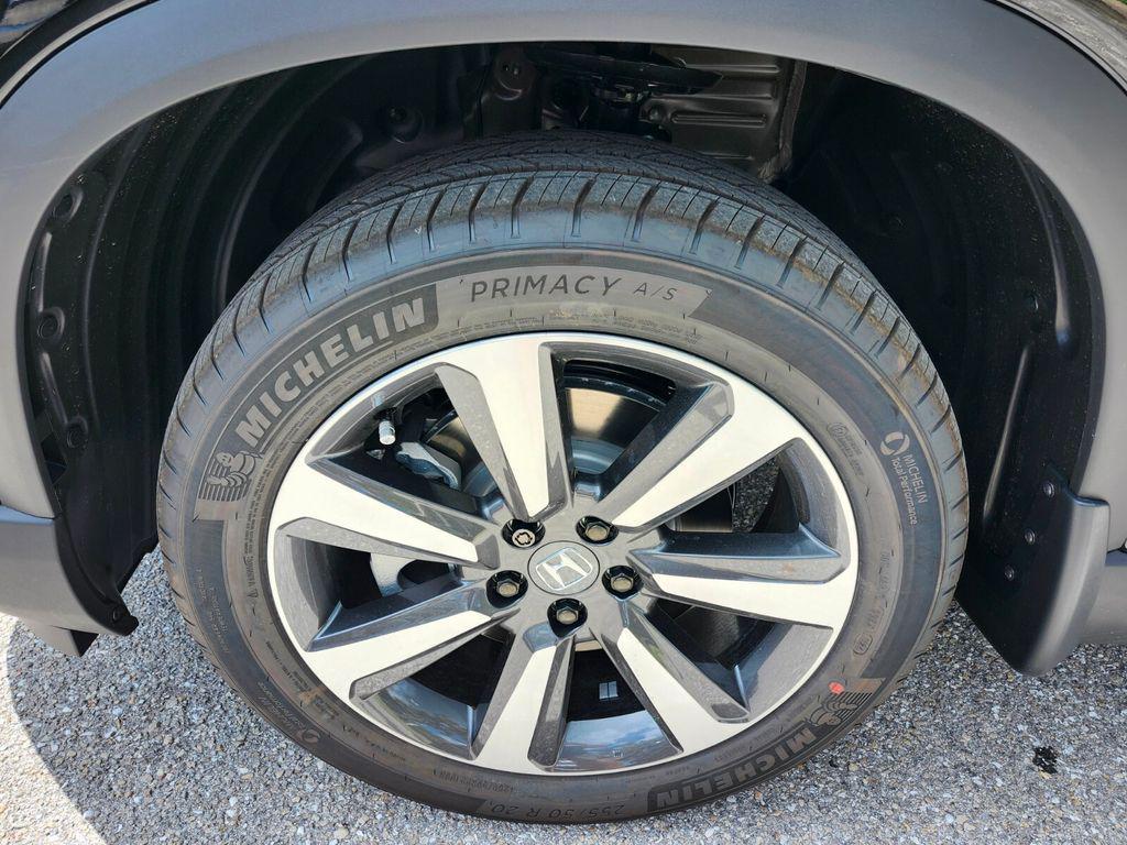 new 2025 Honda Pilot car, priced at $48,995