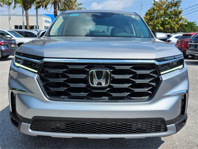 new 2025 Honda Pilot car, priced at $44,950