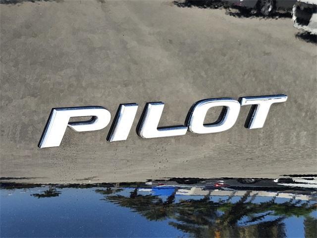used 2022 Honda Pilot car, priced at $32,198