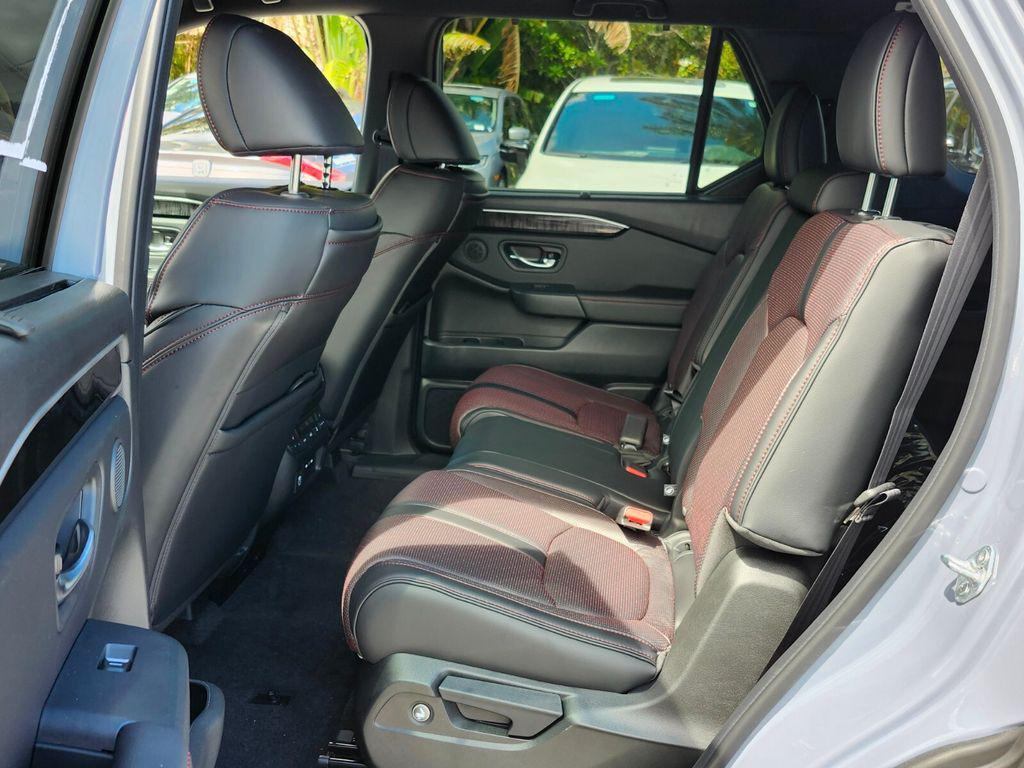 new 2025 Honda Pilot car, priced at $56,030