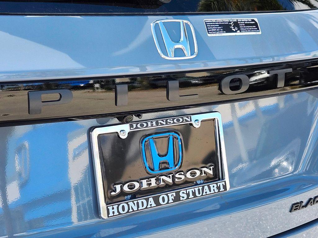 new 2025 Honda Pilot car, priced at $56,030
