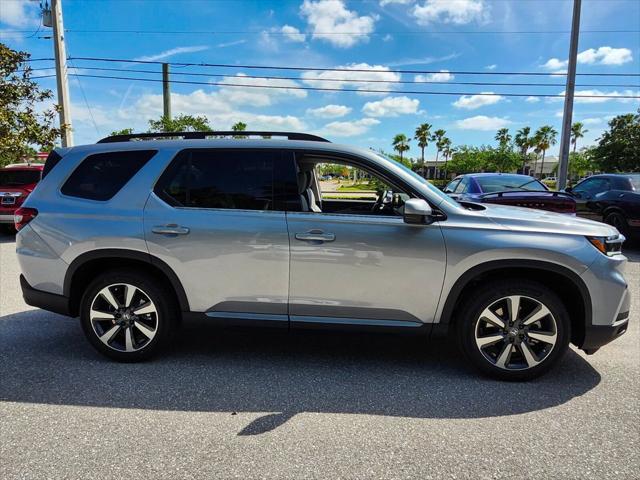 new 2025 Honda Pilot car, priced at $48,950