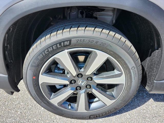 new 2025 Honda Pilot car, priced at $48,950