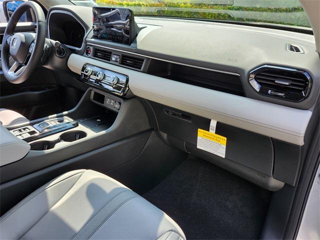 new 2025 Honda Pilot car, priced at $45,680