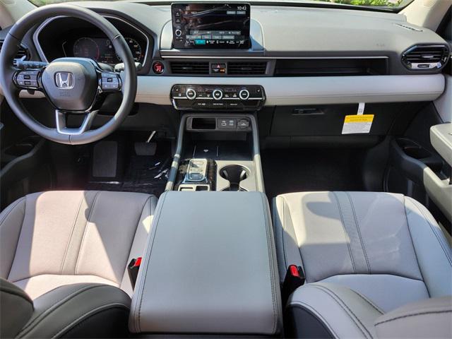new 2025 Honda Pilot car, priced at $45,680