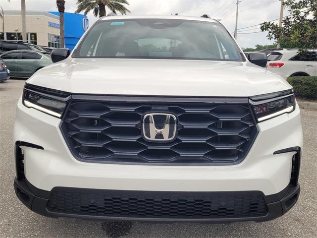 new 2025 Honda Pilot car, priced at $43,850