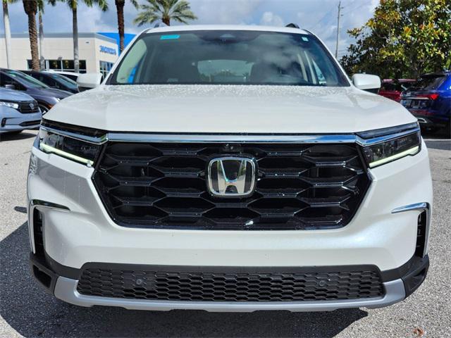 new 2025 Honda Pilot car, priced at $54,985