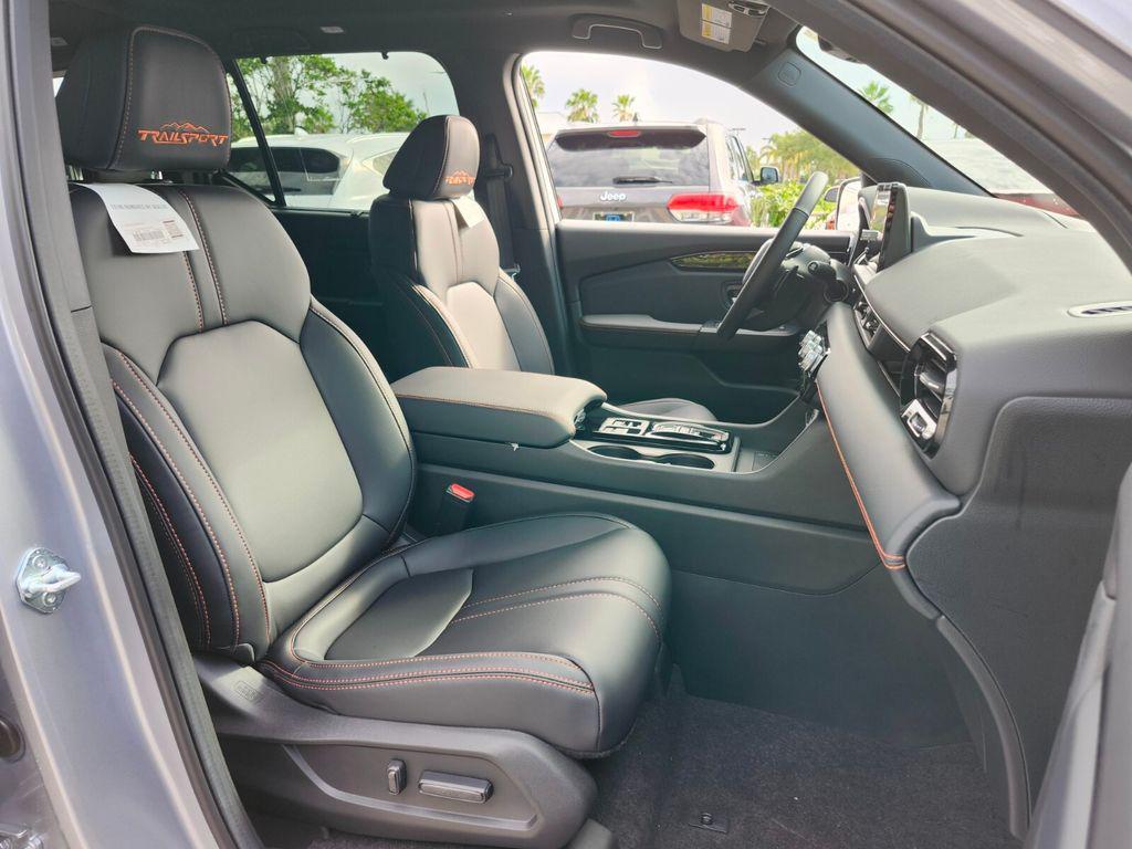 new 2025 Honda Pilot car, priced at $50,895