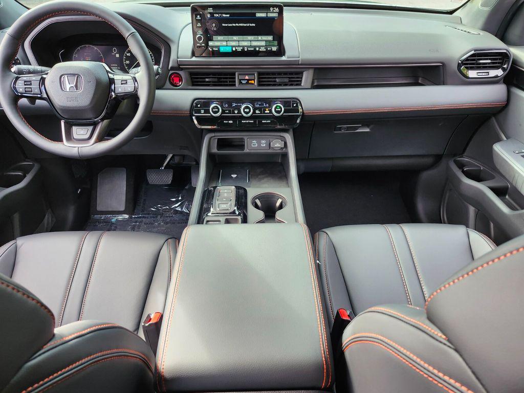 new 2025 Honda Pilot car, priced at $50,895