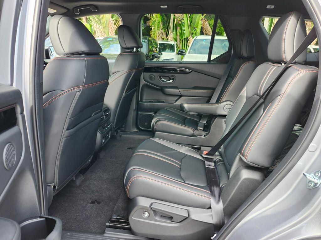 new 2025 Honda Pilot car, priced at $50,895