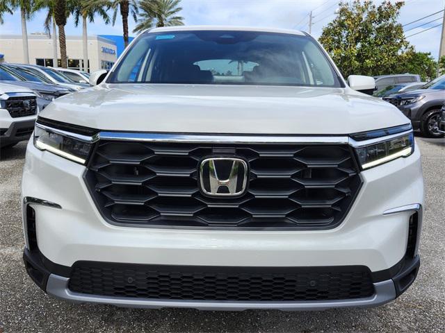 new 2025 Honda Pilot car, priced at $47,550