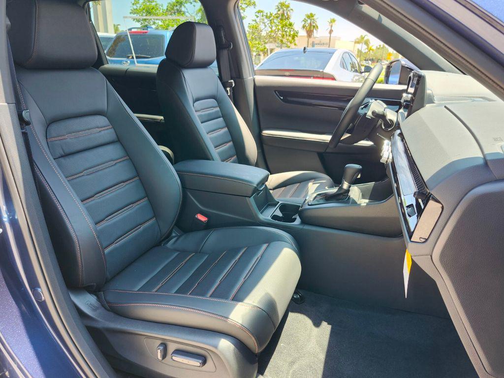 new 2026 Honda CR-V Hybrid car, priced at $43,700