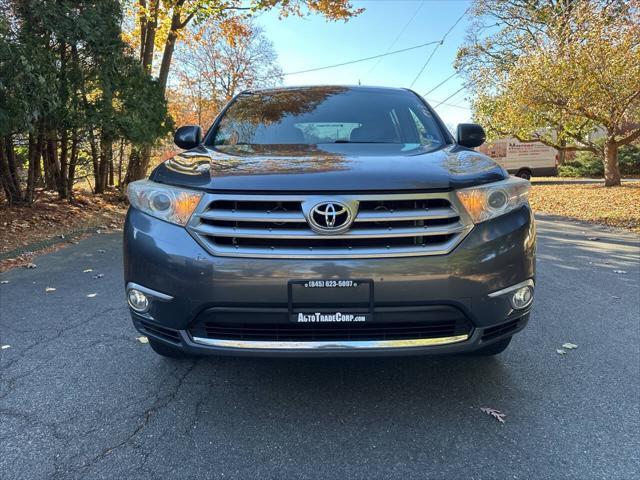 used 2013 Toyota Highlander car, priced at $15,995