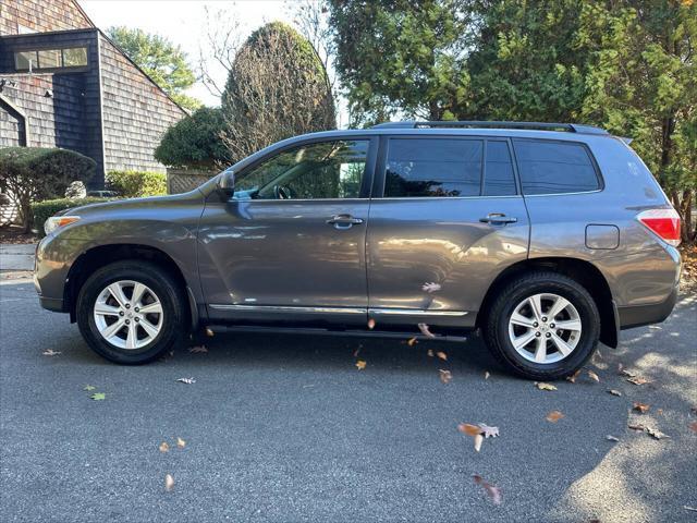 used 2013 Toyota Highlander car, priced at $15,995