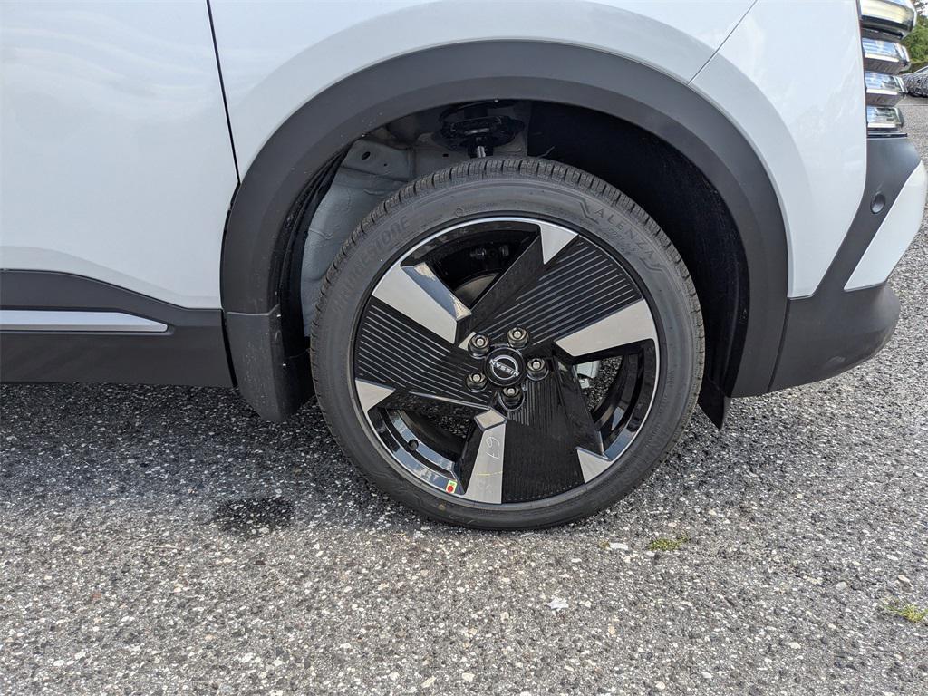 new 2025 Nissan Kicks car, priced at $27,385