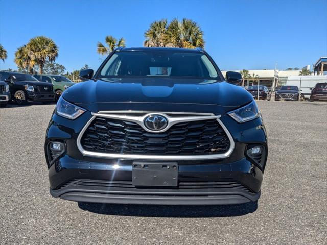 used 2021 Toyota Highlander car, priced at $30,499