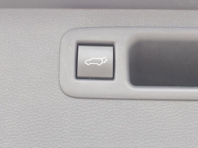 used 2023 Toyota Highlander car, priced at $35,998