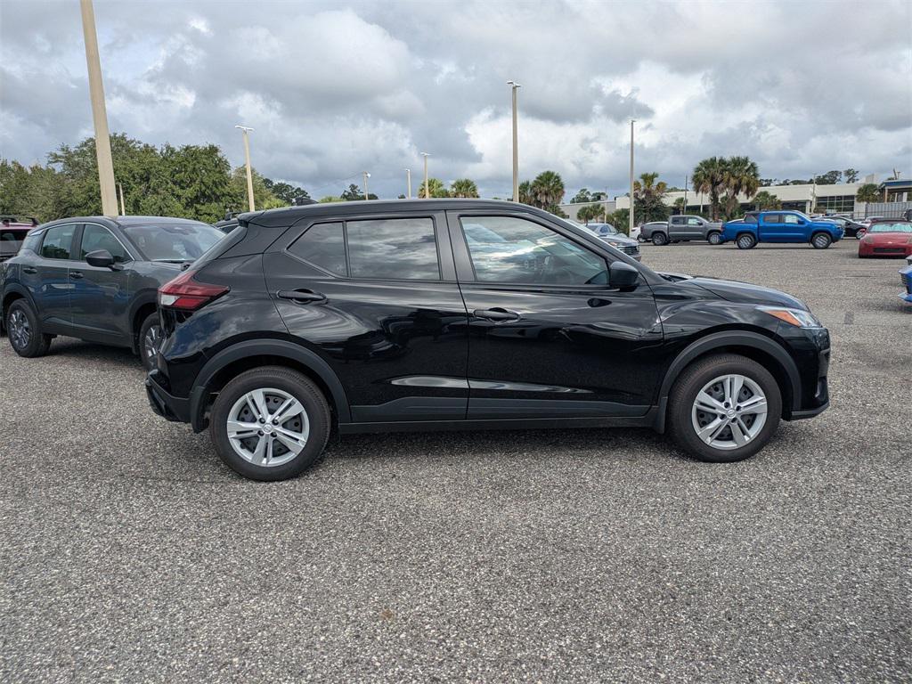 new 2025 Nissan Kicks car