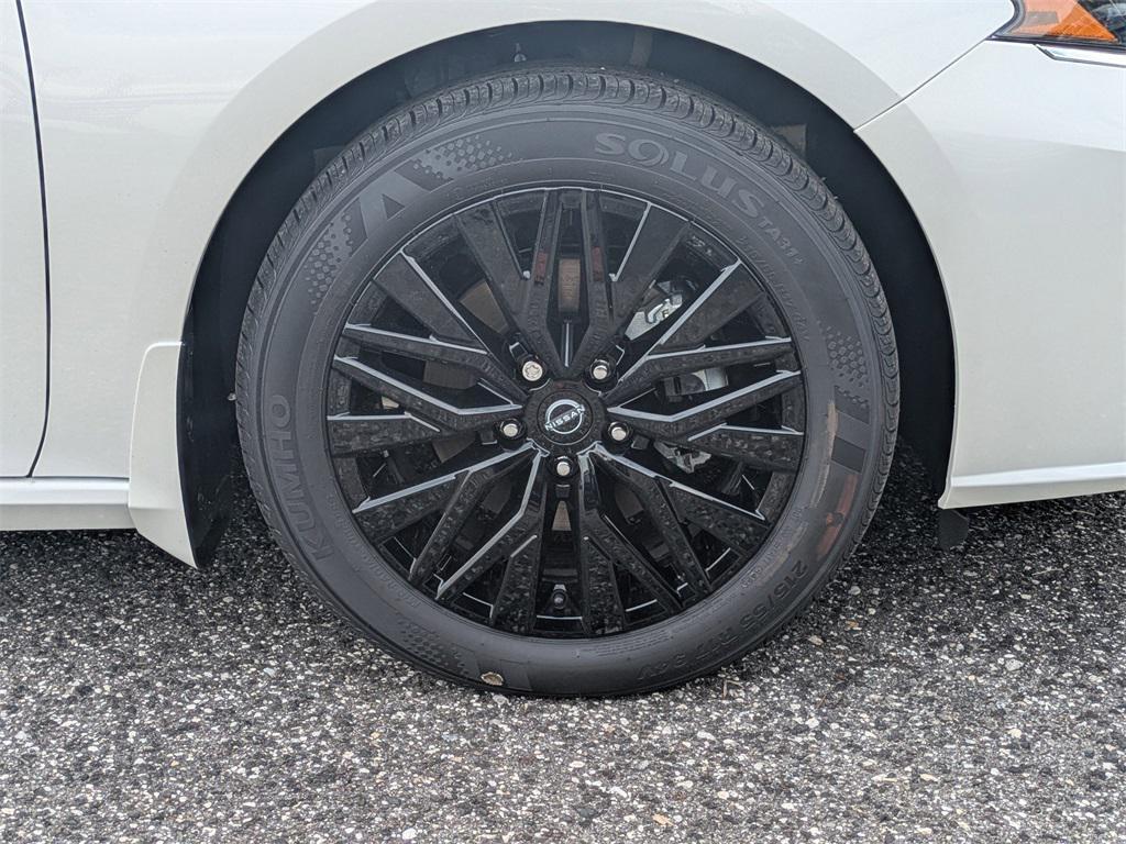 new 2025 Nissan Altima car, priced at $27,749
