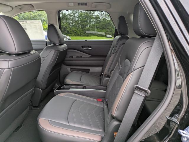 new 2025 Nissan Pathfinder car, priced at $45,350