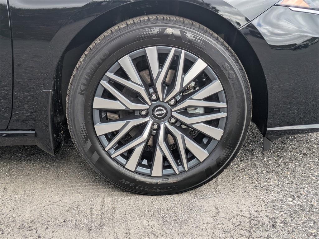 new 2025 Nissan Altima car, priced at $26,998