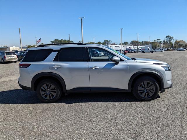 used 2022 Nissan Pathfinder car, priced at $25,000